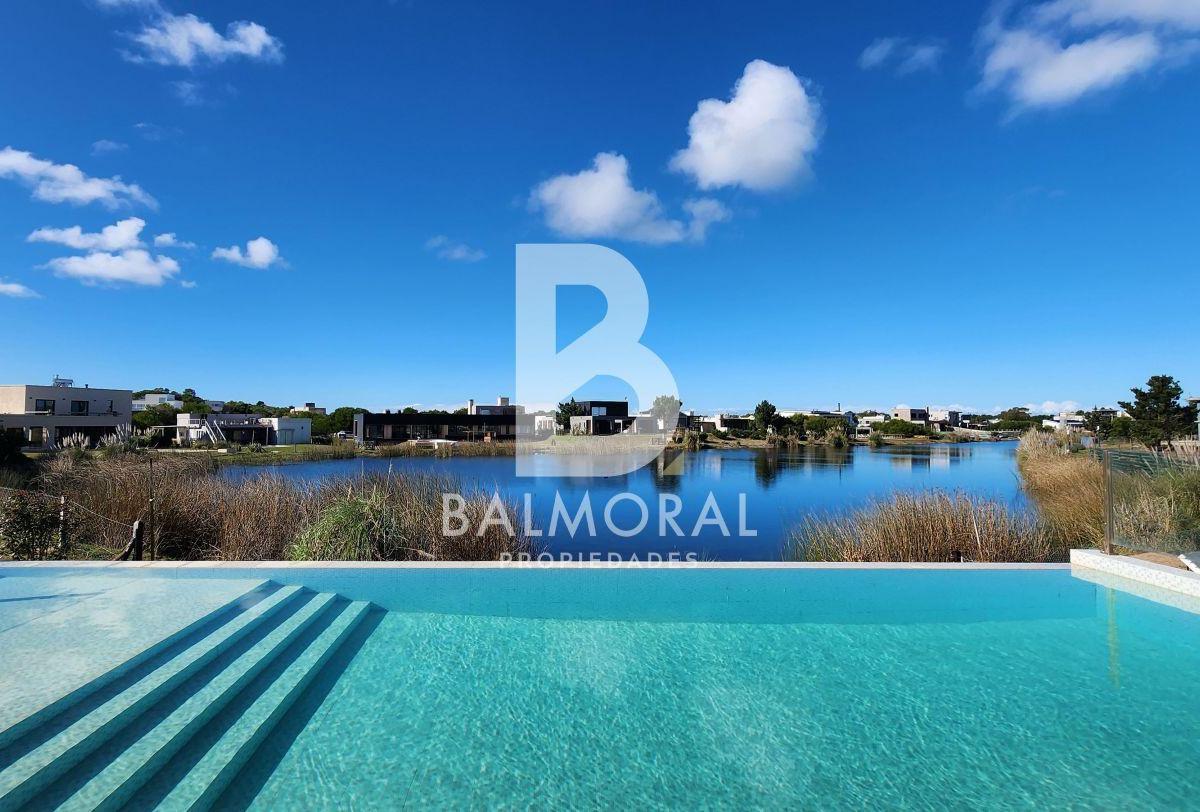 Importante Casa en Venta en Costa Esmeralda 3