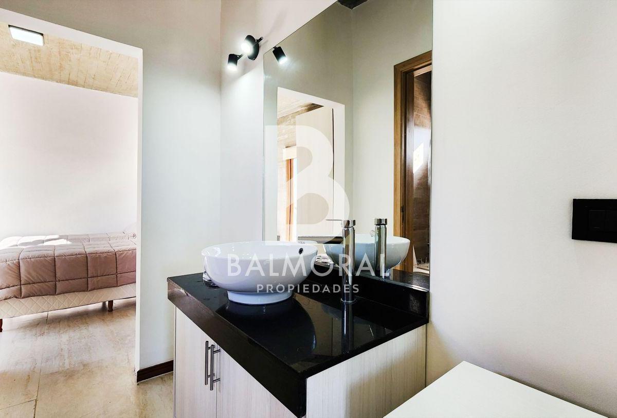 Importante Casa en Venta en Costa Esmeralda 2