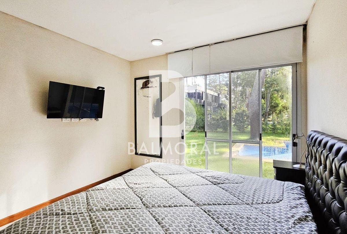 Foto de Casa en Venta - Pinamar, Zona Alamos II. Pileta, imagen 3