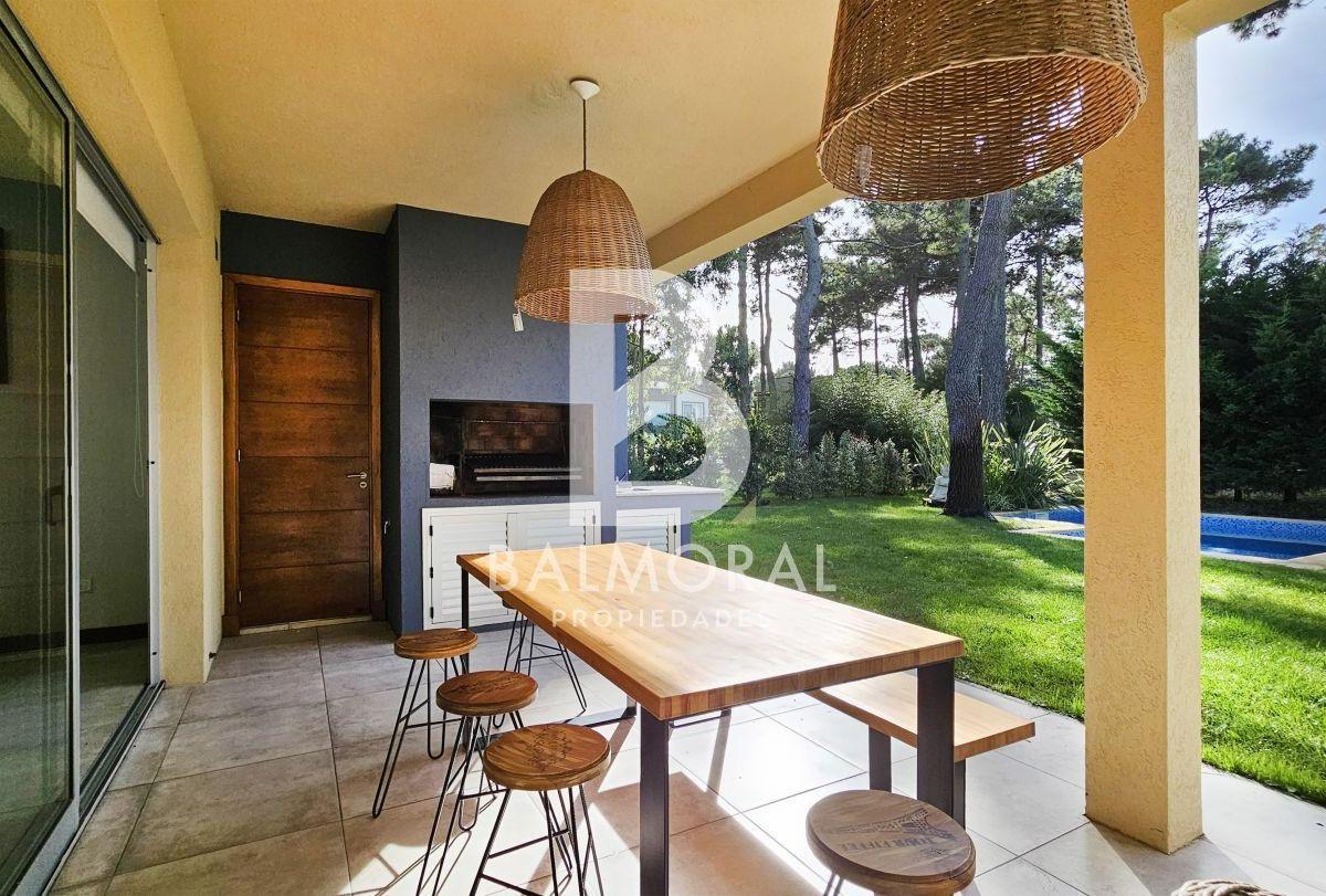 Foto de Casa en Venta - Pinamar, Zona Alamos II. Pileta, imagen 5