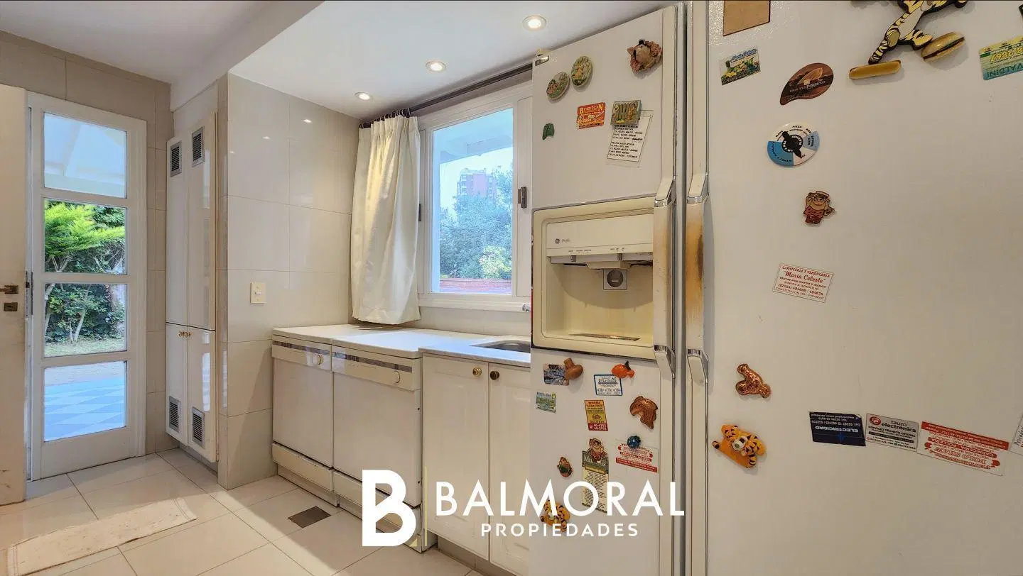 Casa PREMIUM en VENTA en Pinamar Centro. 3