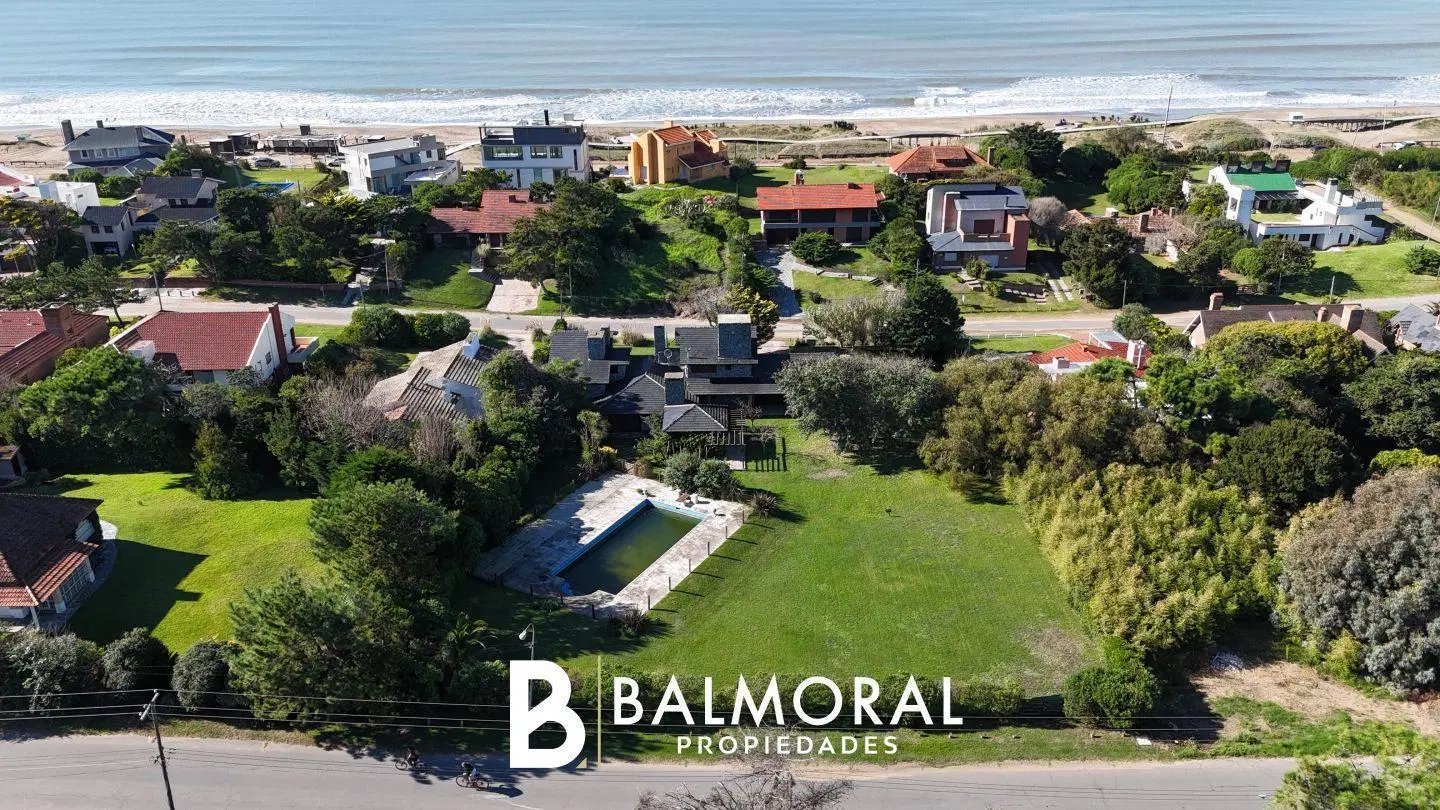 Casa de 7 ambientes en VENTA en Centro Playa, Pinamar. 5