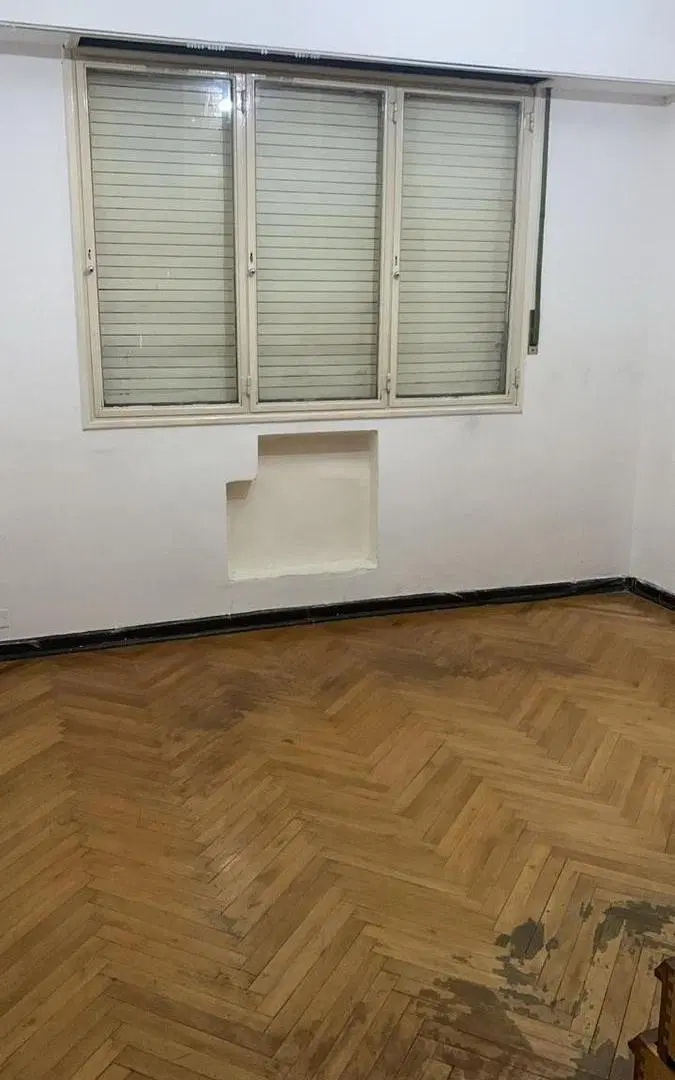 Departamento en venta en Caballito de 4 ambientes con dependencia 5