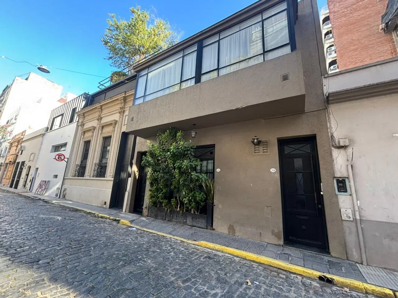 Hotel boutique en venta en Recoleta con 8 suites equipadas 2