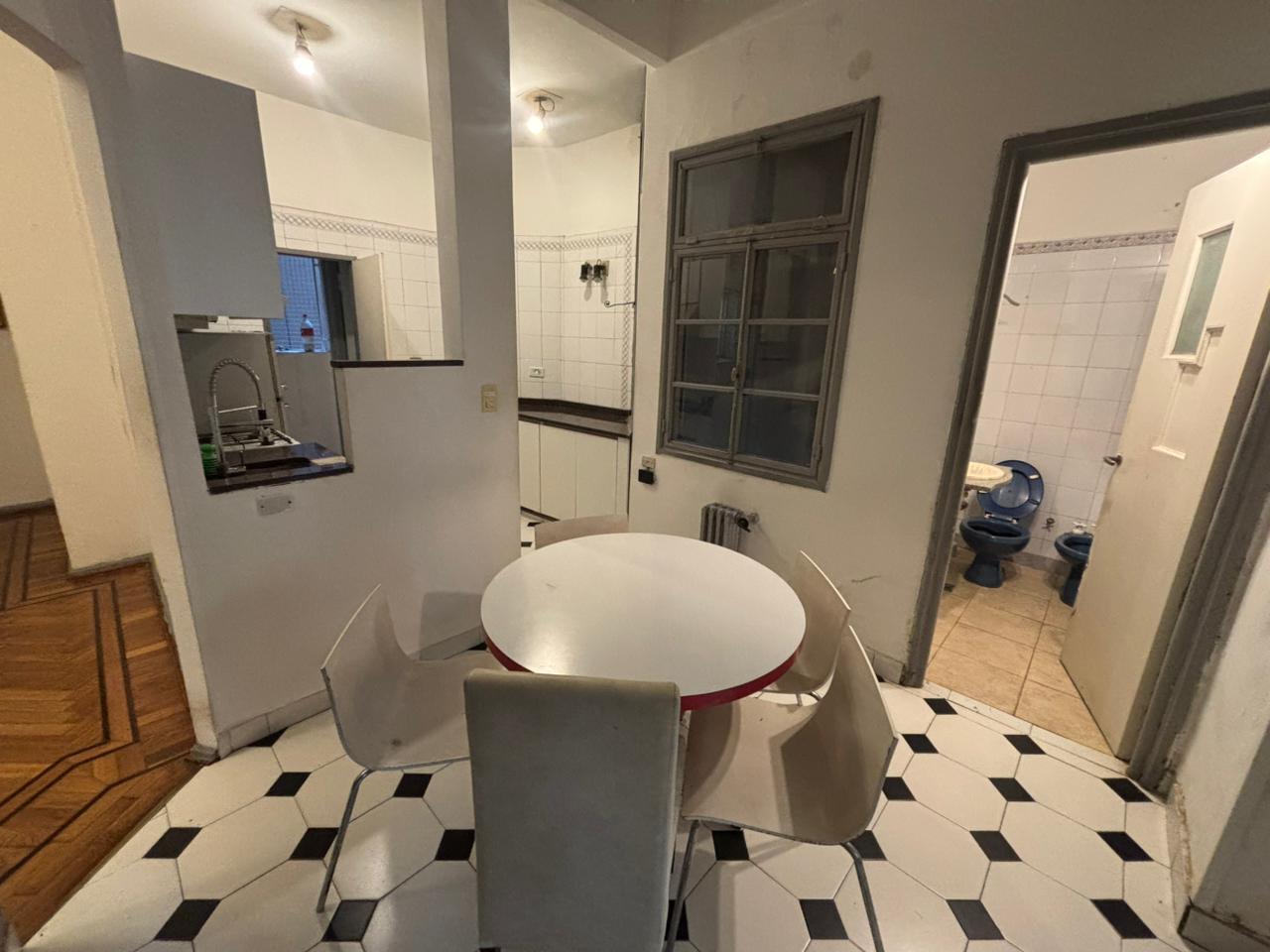 Foto de Departamento de 3 ambientes en venta en San Nicolás con dependencia, imagen 2
