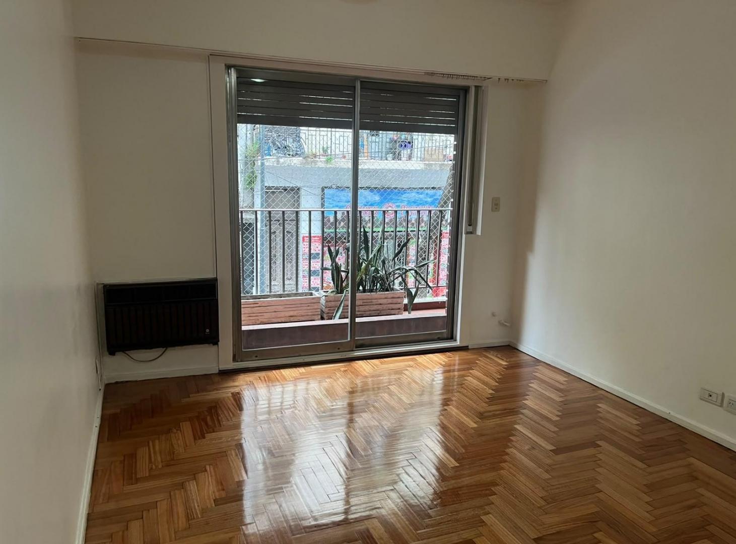 Foto de Departamento en Alquiler 2 Ambientes en Balvanera con Balcón, imagen 2