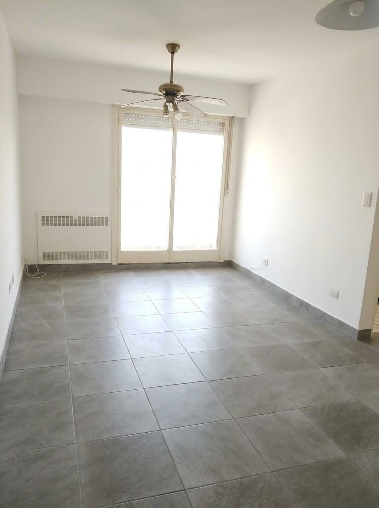 Foto de Monoambiente en Alquiler en San Nicolás, Con Patio, imagen 2