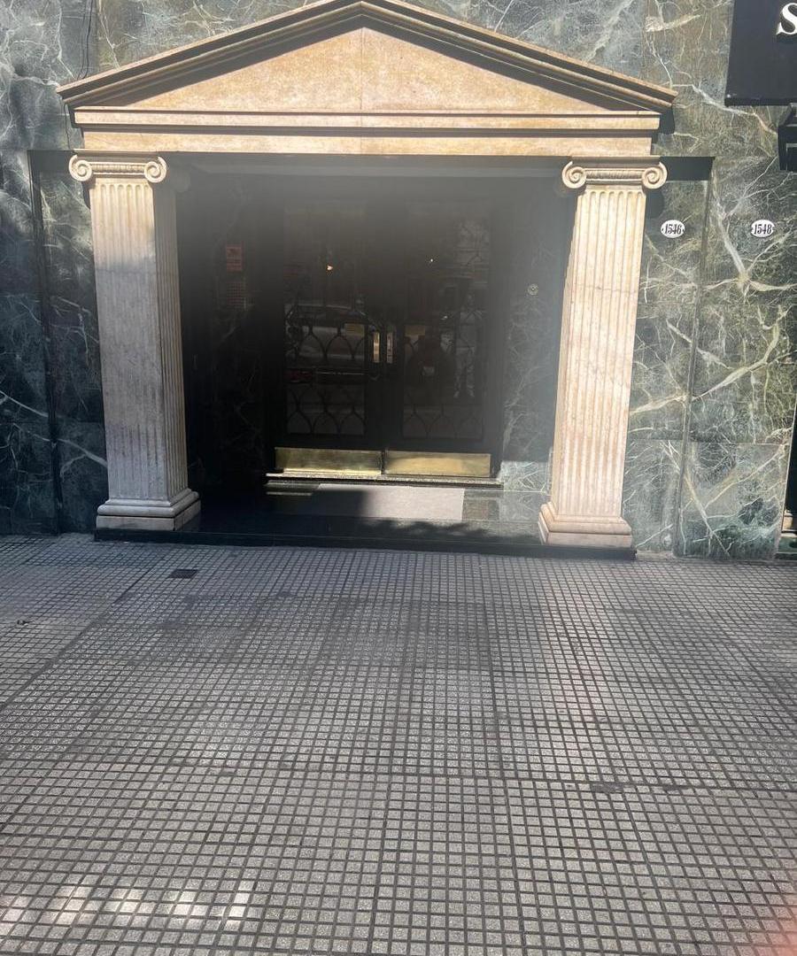 Foto de Departamento en venta 3 amb al frente con balcon - Centro, CABA, imagen 1