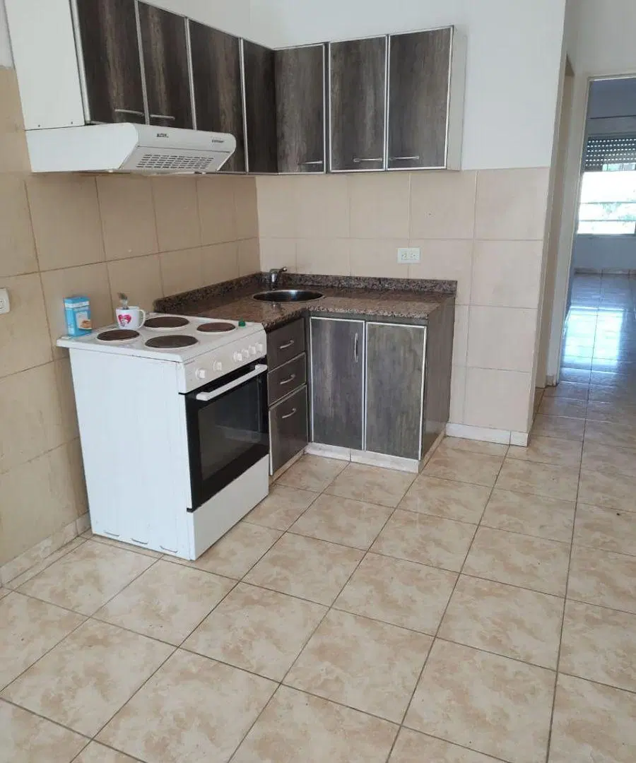 APTO CRÉDITO - 2 amb c/ Cochera. Amplio al Frente. Dormitorio con baño en Suite. Toilette 5