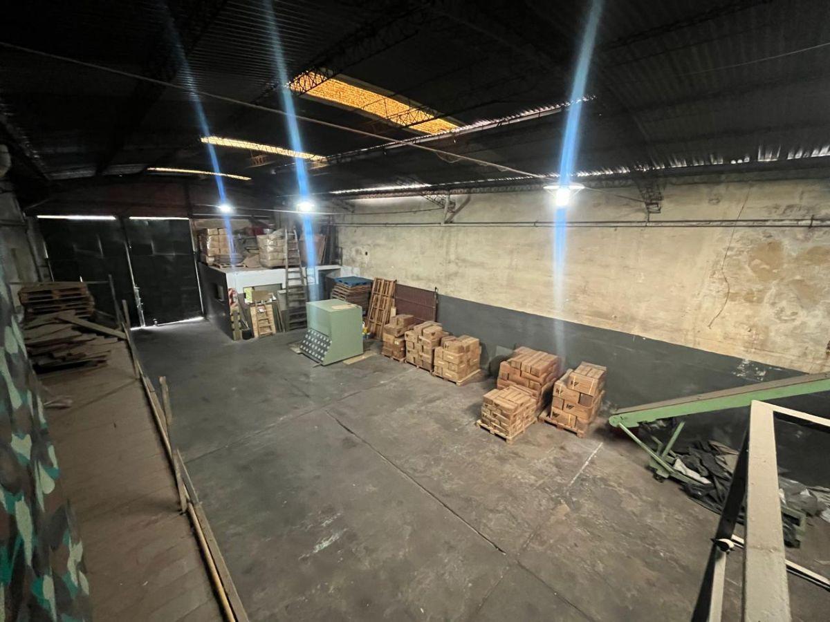 Foto de Depósito de 301 m² en alquiler en Villa Soldati, imagen 3
