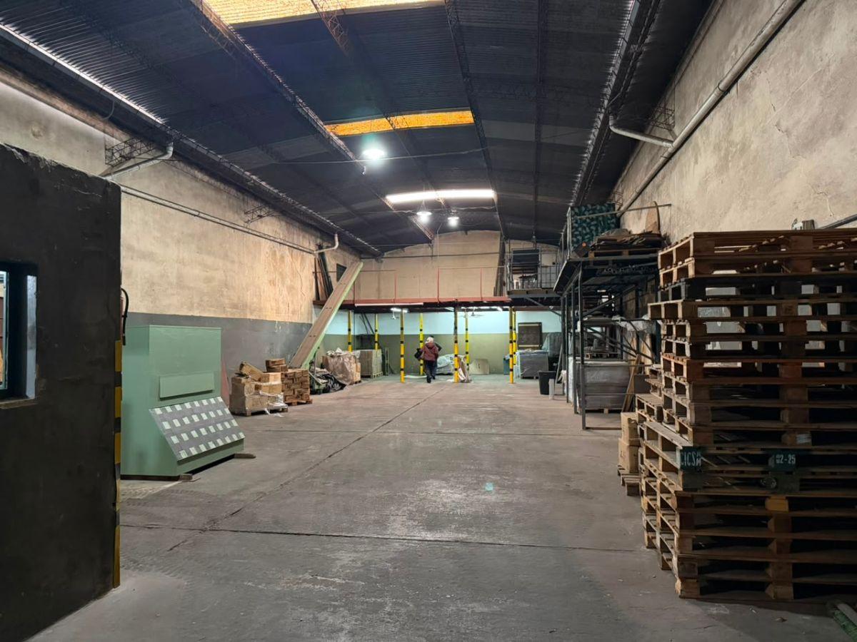 Foto de Galpon de 301 m² cubiertos en alquiler en Villa Soldati, imagen 5