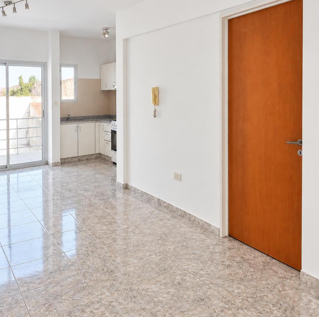 Foto de Departamento 2 amb con patio y balcón en venta en Parque Avellaneda, imagen 2
