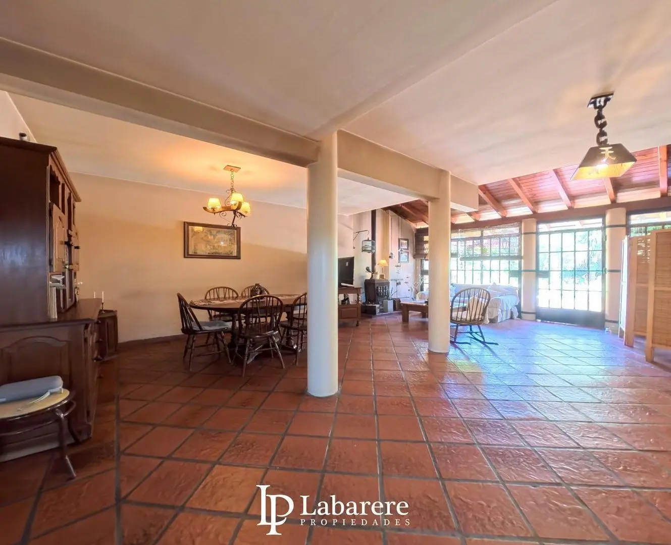 Casa en Villa Sarmiento, cuatro ambientes. 2