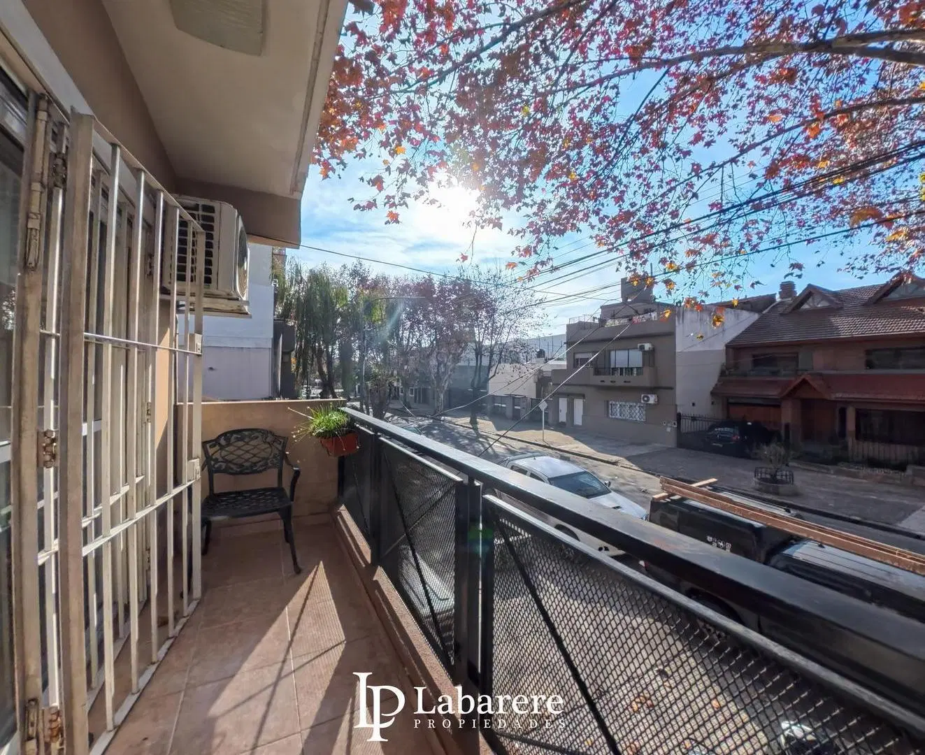 PH 3 Ambientes en Venta en Villa Luro con Parrilla, Patio y Balcones. 3