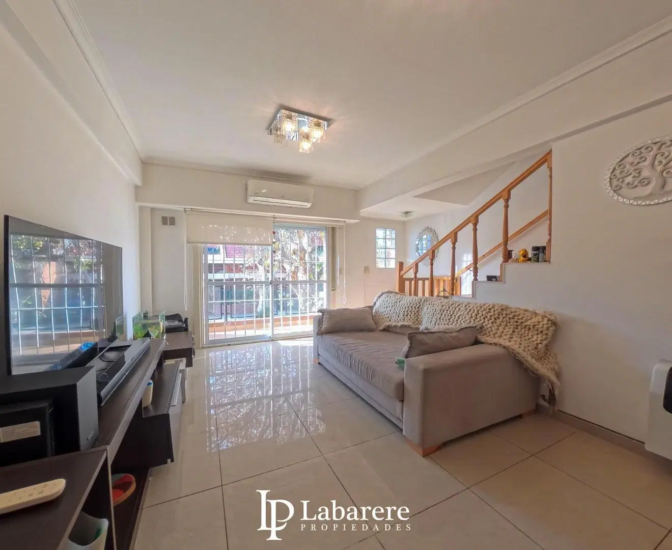PH 3 Ambientes en Venta en Villa Luro con Parrilla, Patio y Balcones. 1