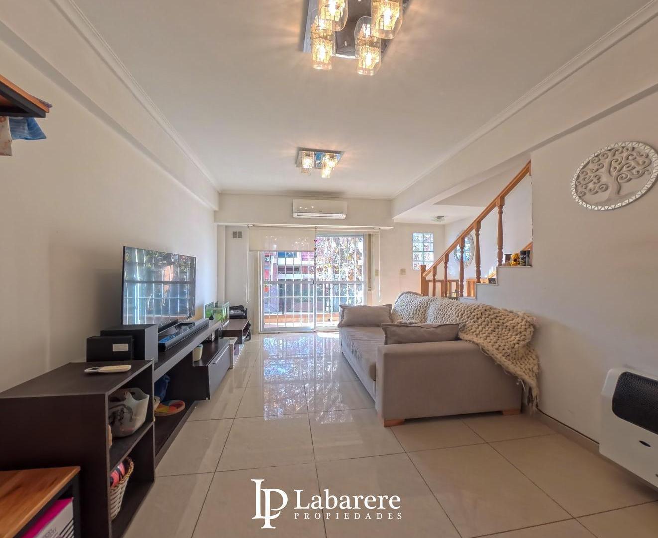 PH 3 Ambientes en Venta en Villa Luro con Parrilla, Patio y Balcones.