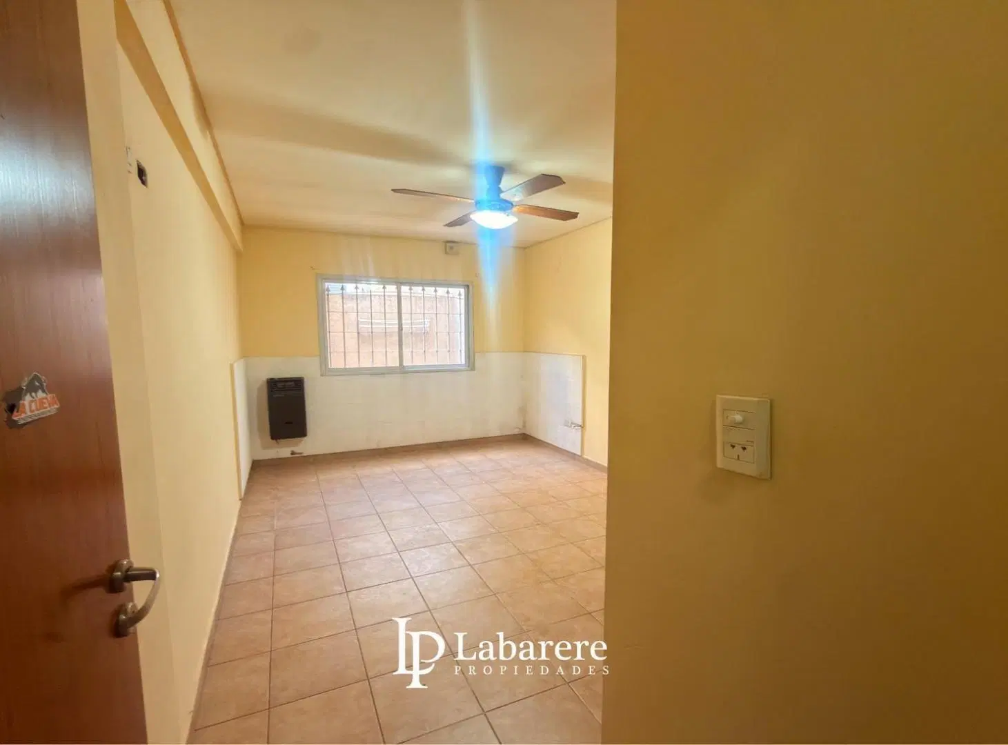 Departamento en San Justo, planta baja, dos ambientes. 4