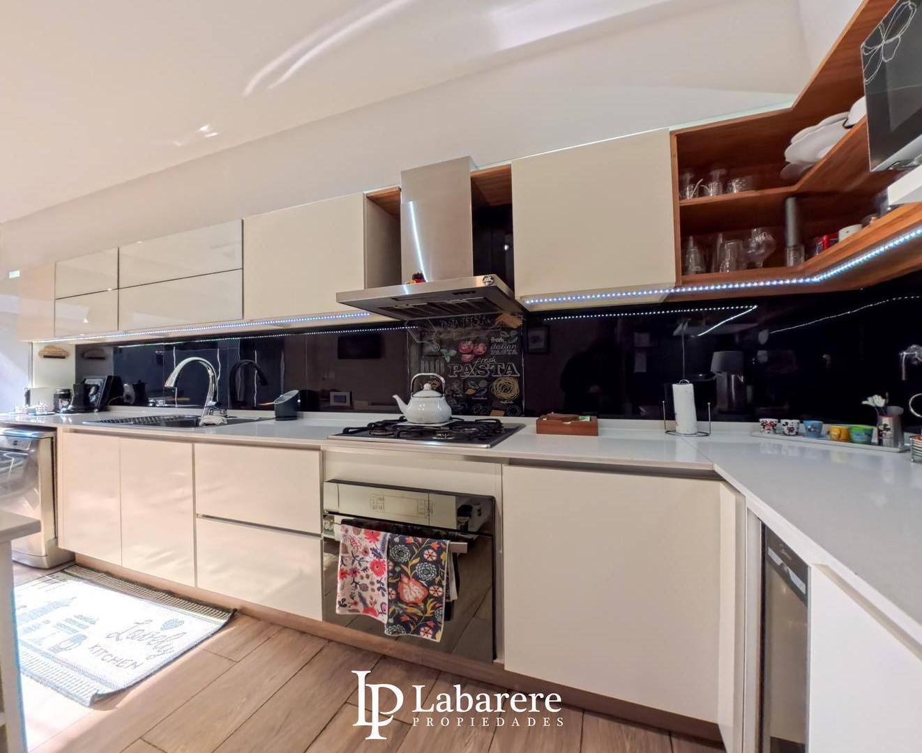 Foto de Triplex en Venta en Ramos Mejía | 3 Dormitorios, Cochera y Patio, imagen 2