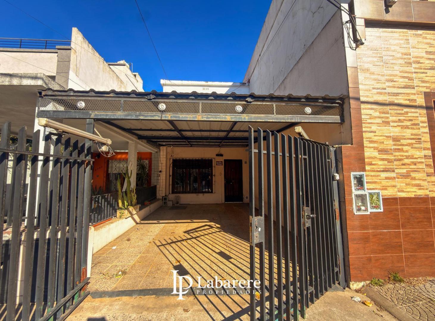 Foto de Dúplex 4 ambientes en venta en Ramos Mejía – 3 dormitorios, cochera y, imagen 1