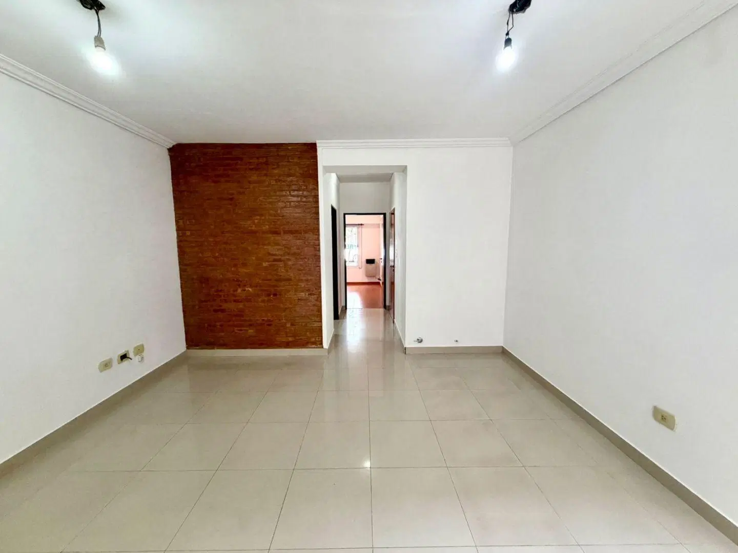 Alquiler Departamento 2 ambientes con patio, en Liniers 2