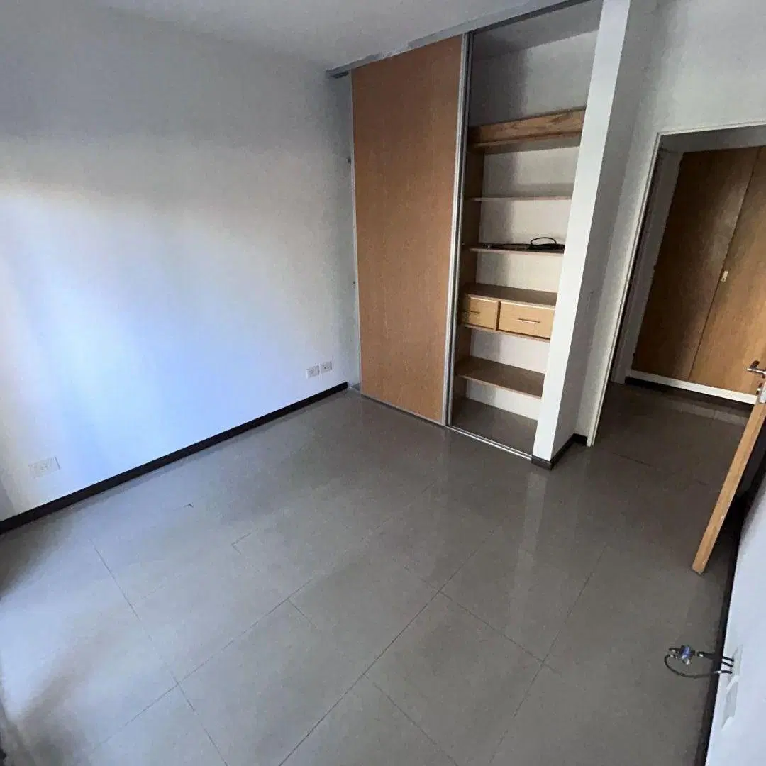 VENTA DEPARTAMENTO 2 AMBIENTES CON COCHERA EN CABALLITO 8