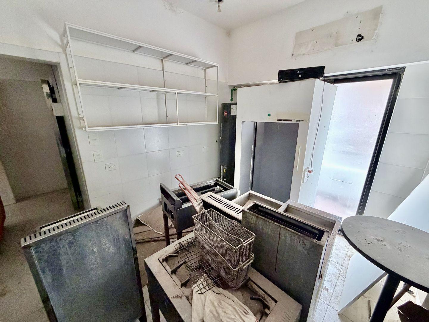 Foto de Monoambiente a la Venta- Zona Comercial, Villa luro, imagen 2