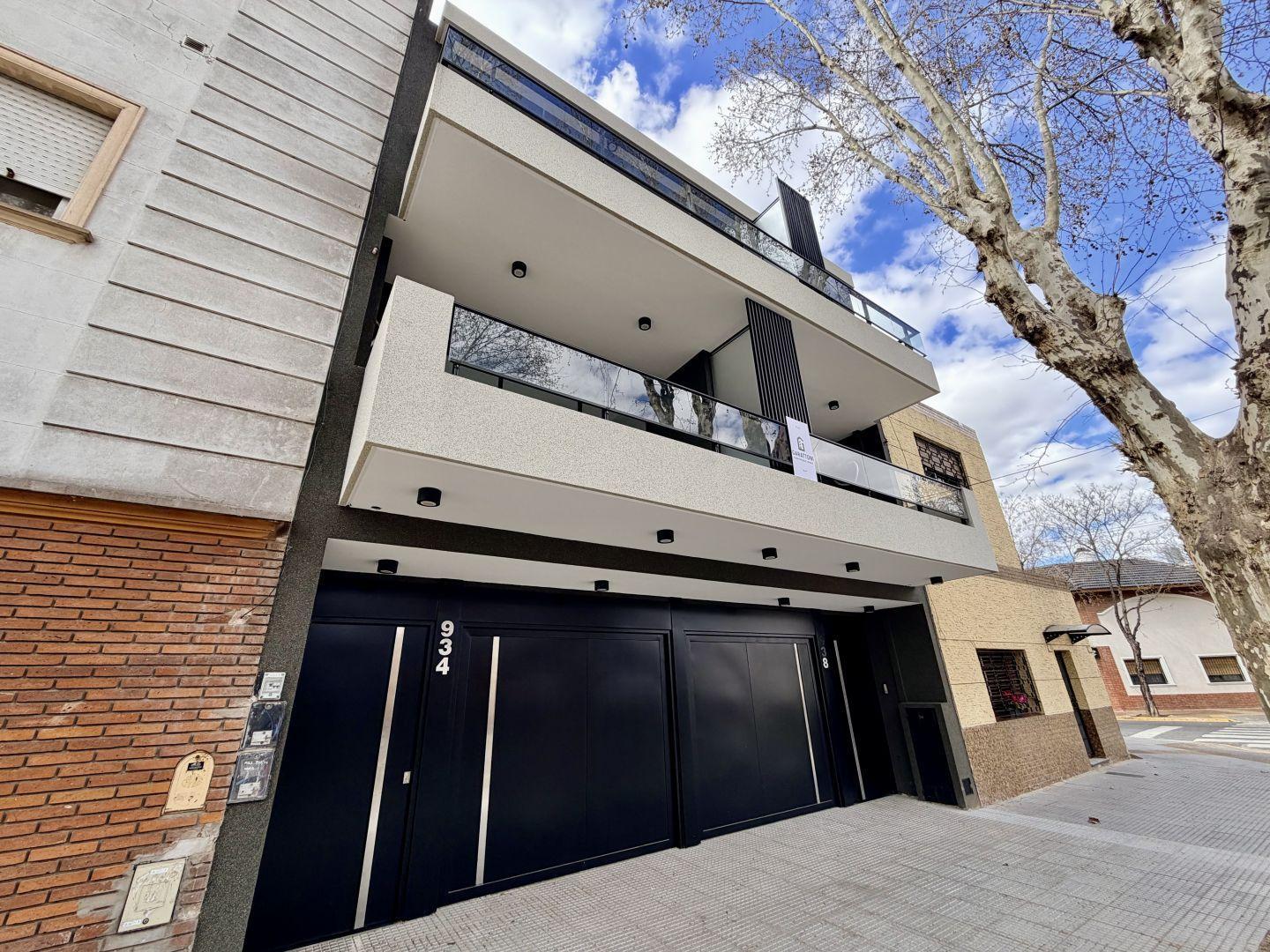 Foto de Dúplex 4 Ambientes Premium a la Venta | Cochera 3/4 Autos | Balcón, imagen 3