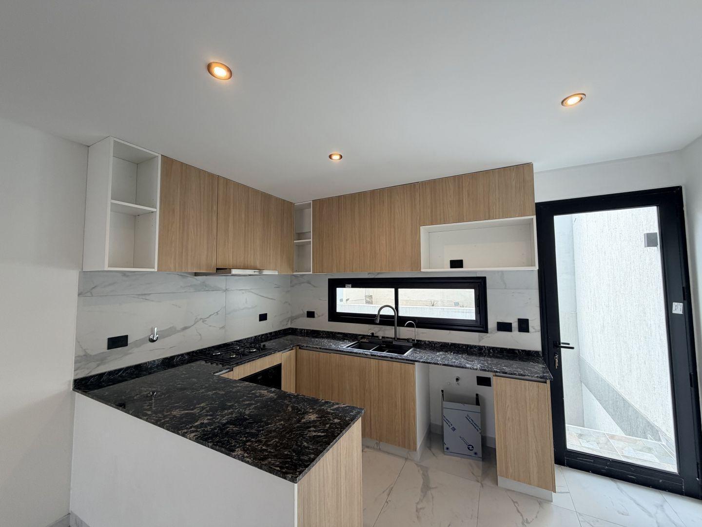 Foto de Dúplex 4 Ambientes Premium a la Venta | Cochera 3/4 Autos | Balcón, imagen 5