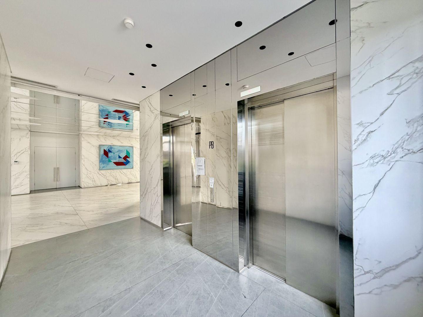 Foto de Venta 2 ambientes Premium The Link Towers Puerto Madero con Cochera, imagen 1