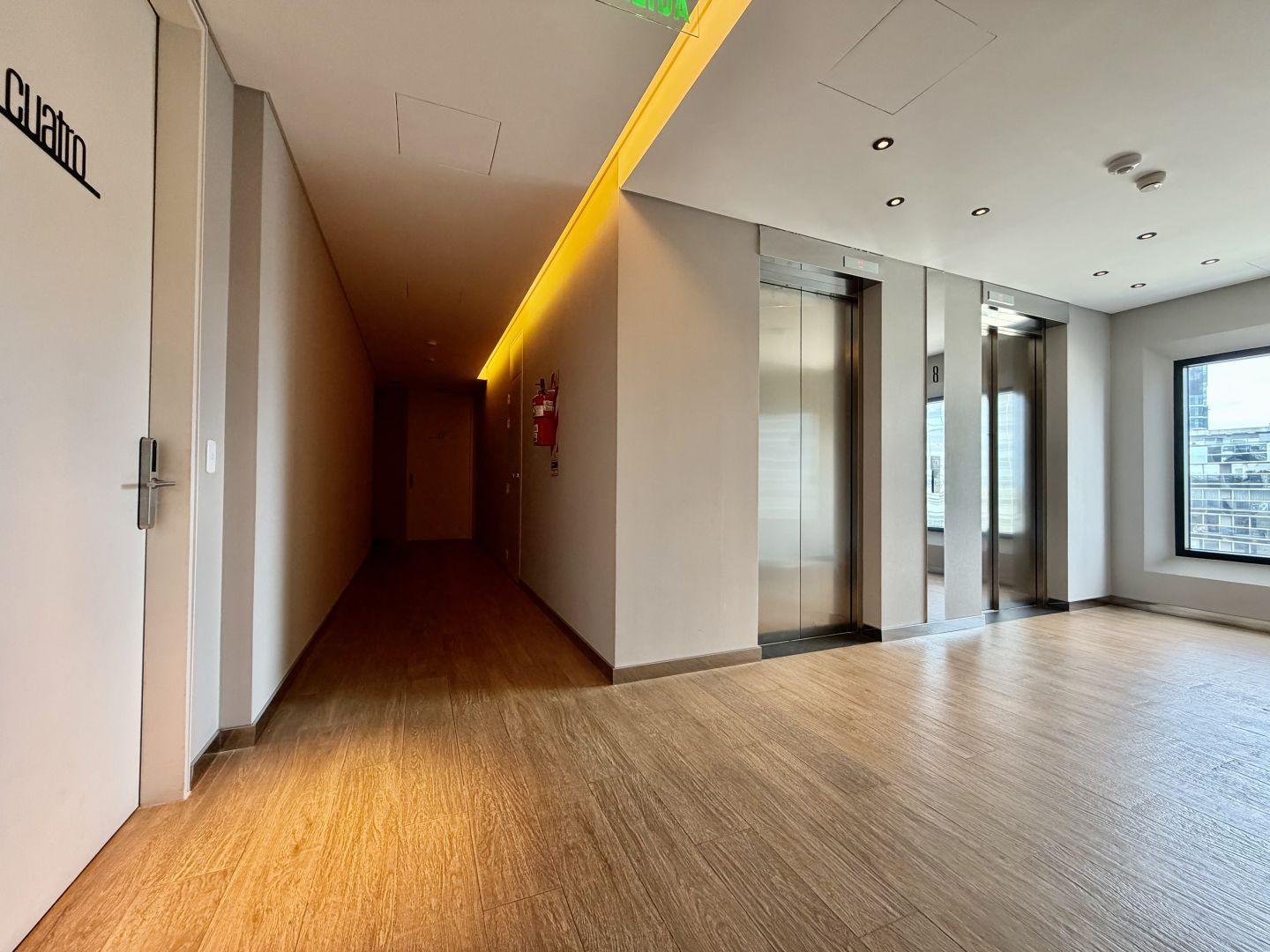 Foto de Venta 2 ambientes Premium The Link Towers Puerto Madero con Cochera, imagen 5