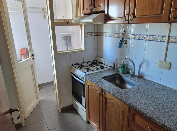 SE ALQUILA DEPARTAMENTO DE 2 DORM UBICADO EN CALLE 43 E 13 Y 14, AL CONTRAFRENTE 4