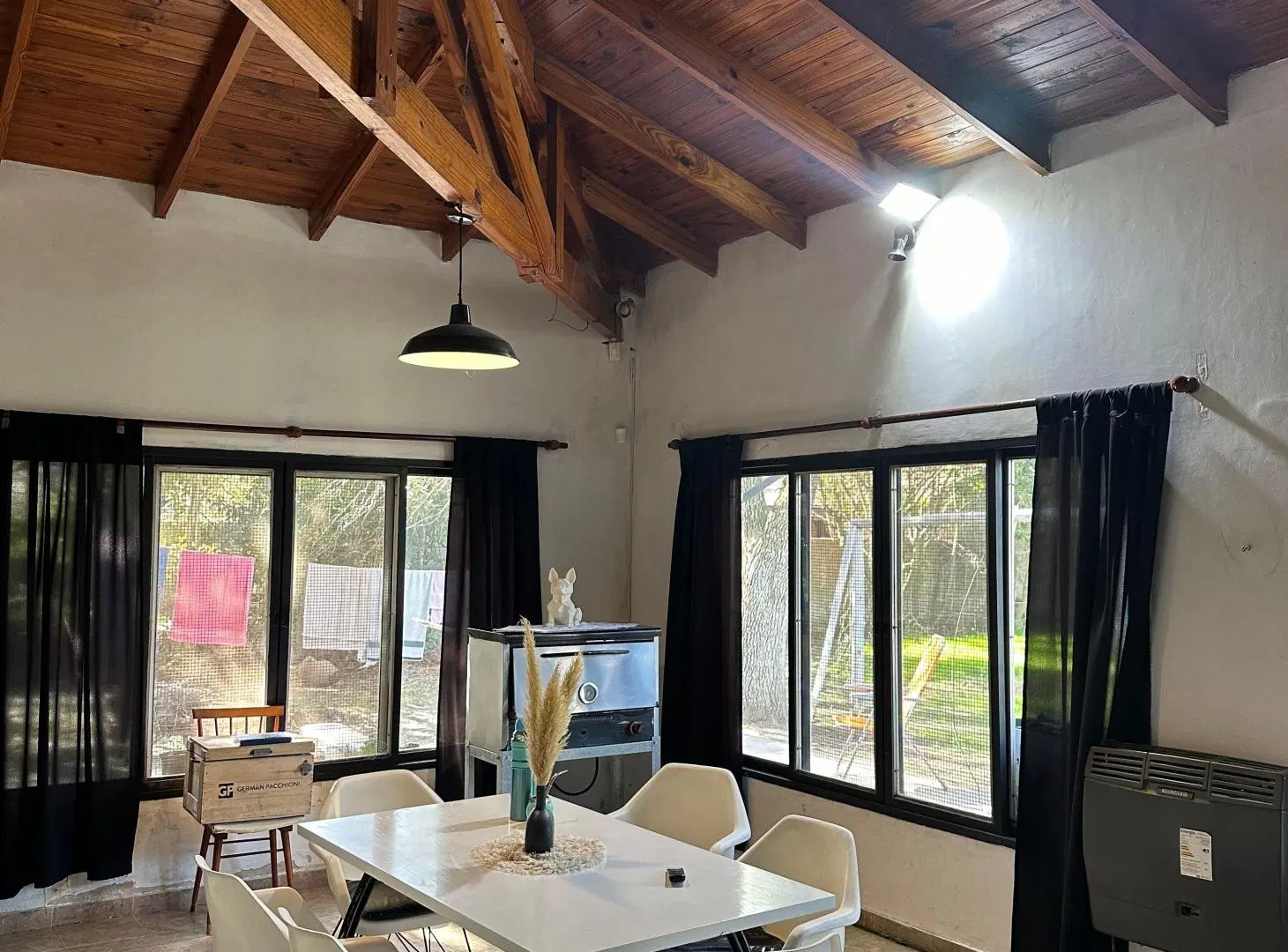 Casa en Alquiler 4 Dorm
458 N°s/n e/ 23 y 24 3