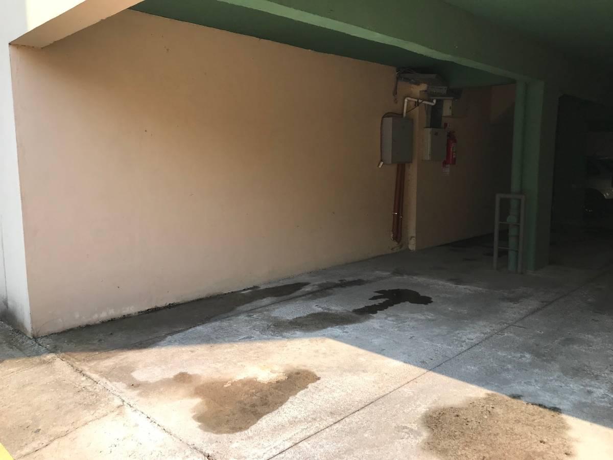 VENTA COCHERA DESCUBIERTA CASEROS