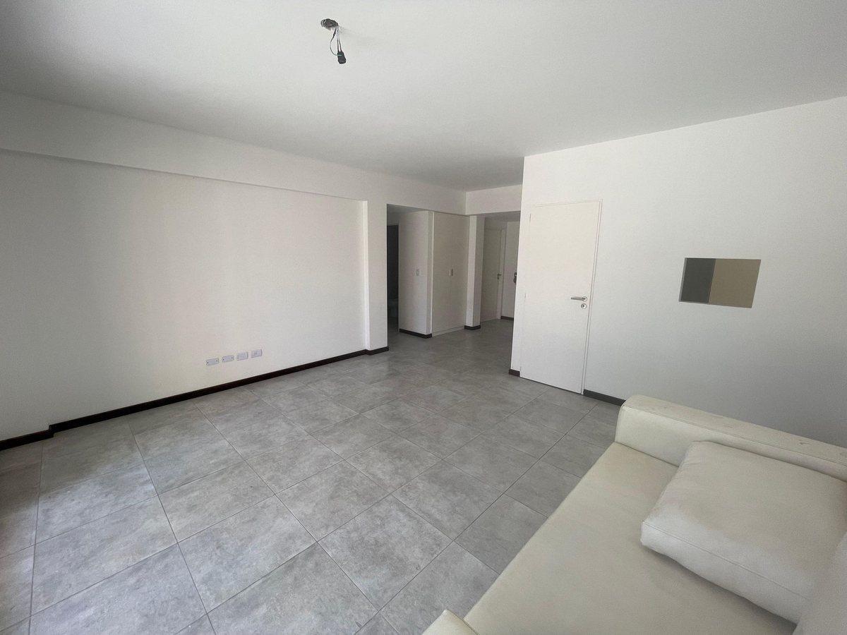 Venta Departamento 4 Amb 4 Cocheras Villa Luro 1