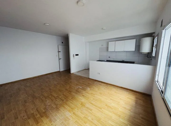 Venta Departamento 3 amb con cochera Tigre centro 5