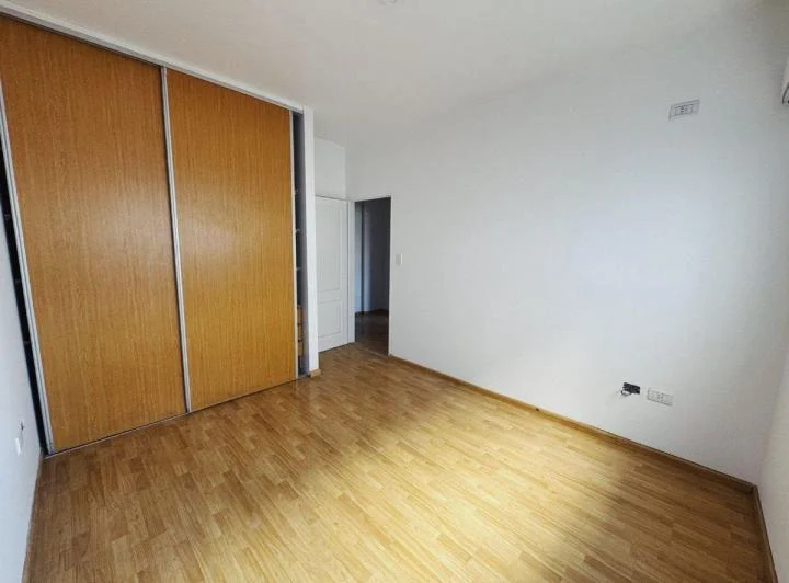 Venta Departamento 3 amb con cochera Tigre centro 4