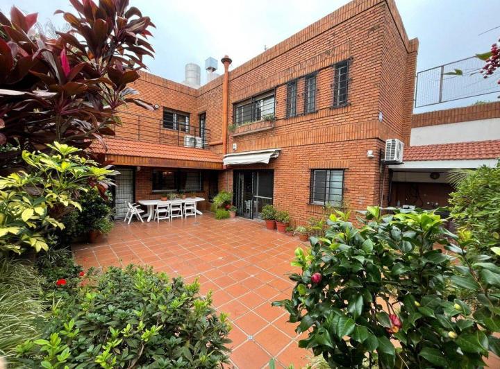 Casa en martinez o Vicente lopez 7 ambientes 4