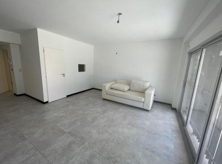 VENTA DEPARTAMENTO 4 AMB 4 COCHERAS VILLA LURO 5