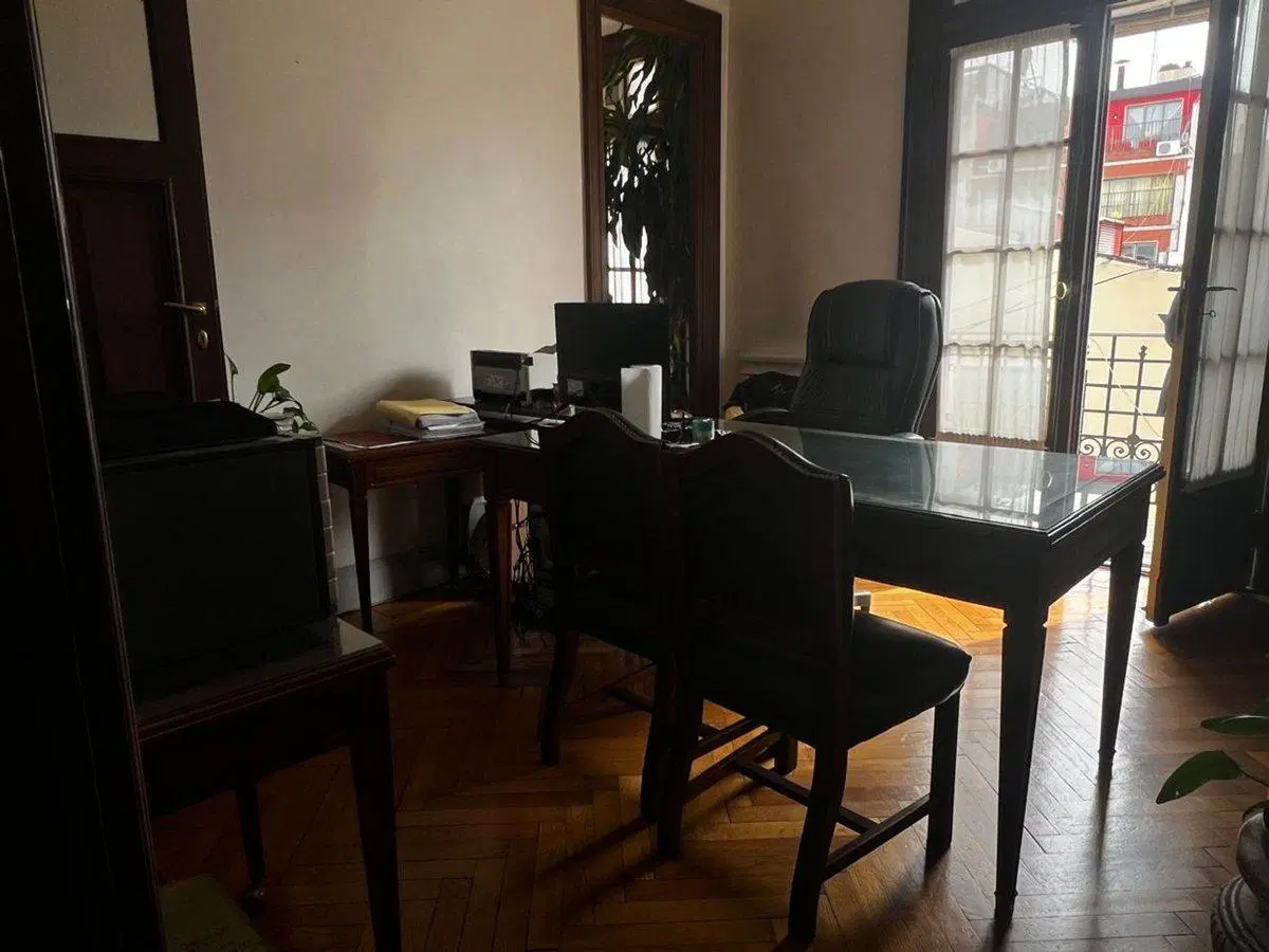 Venta departamento 5 ambientes de categoria 4
