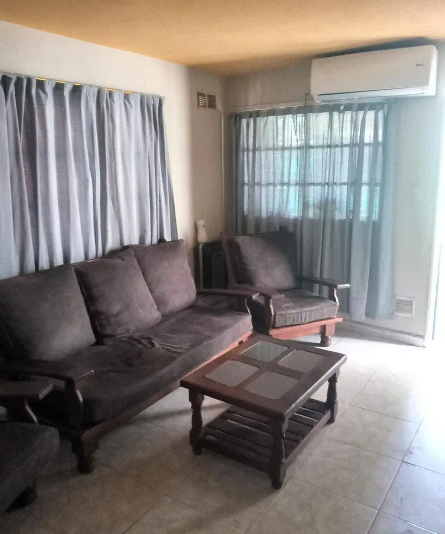 Venta de casa de 3 amb y local comercial en Moreno 5
