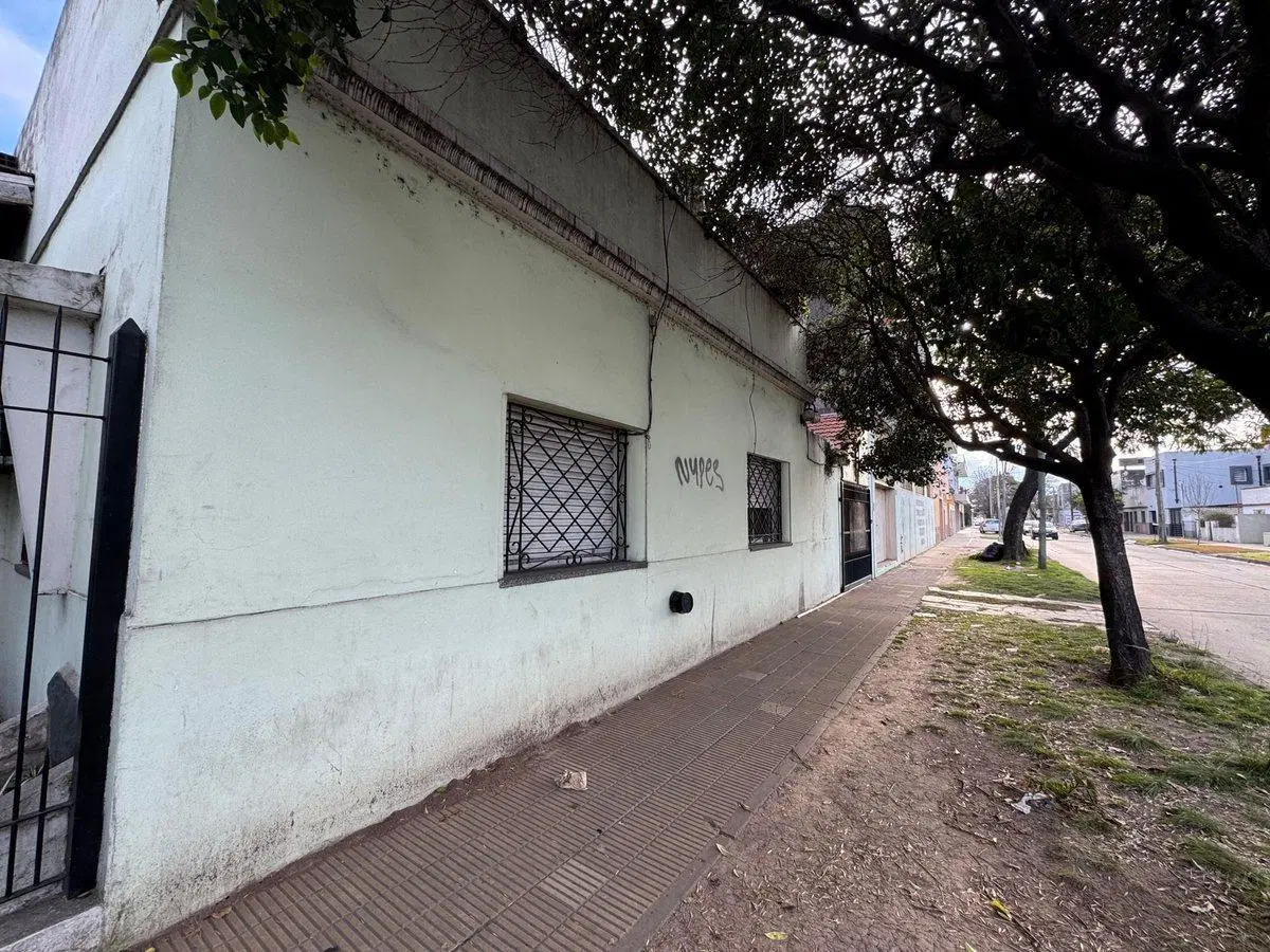 Venta de casa 3 ambientes en Jose Leon Suarez 4