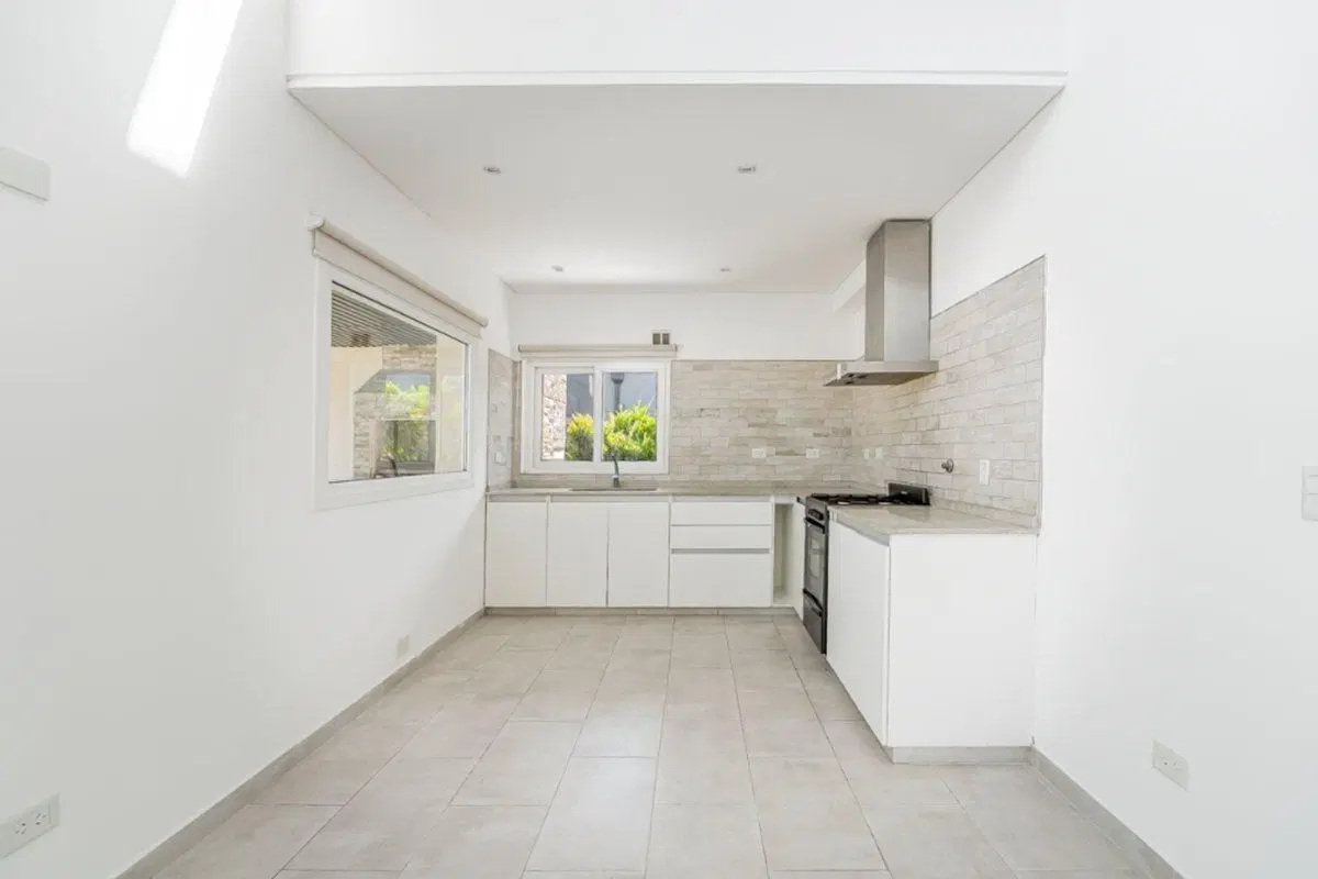 VENTA CASA 5 AMBIENTES EN SAN MATIAS 3