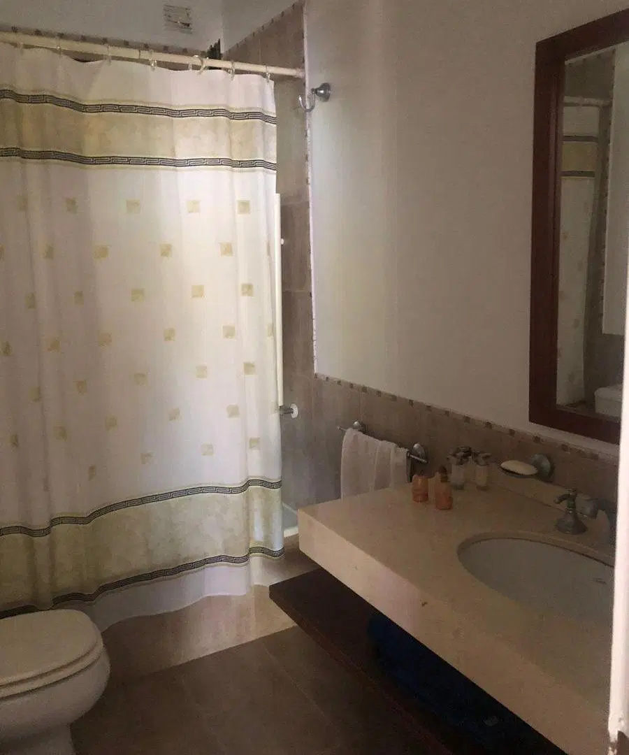 Casa 7 ambientes pileta cochera Highland Park 2