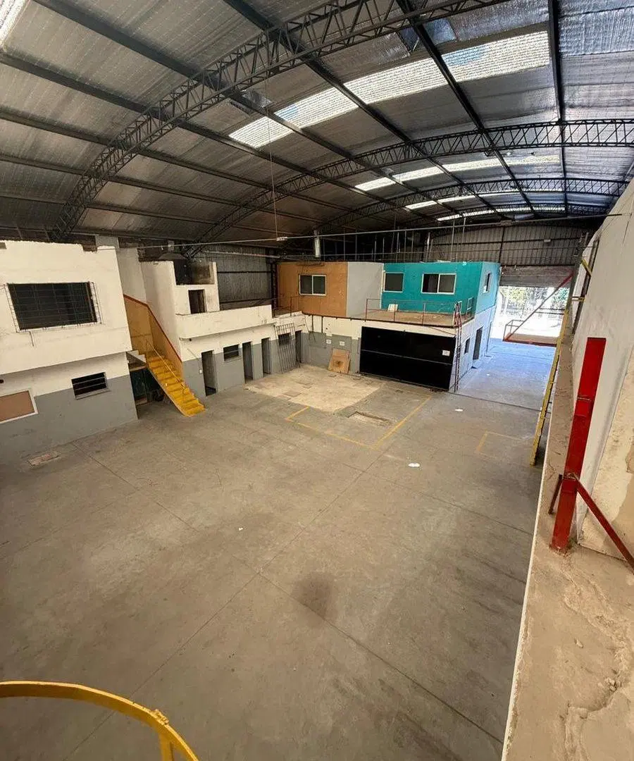 Alquiler de Depósito con Oficinas - San Miguel 4