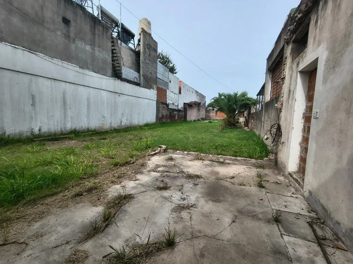 LOTE EN VENTA - MORON 2