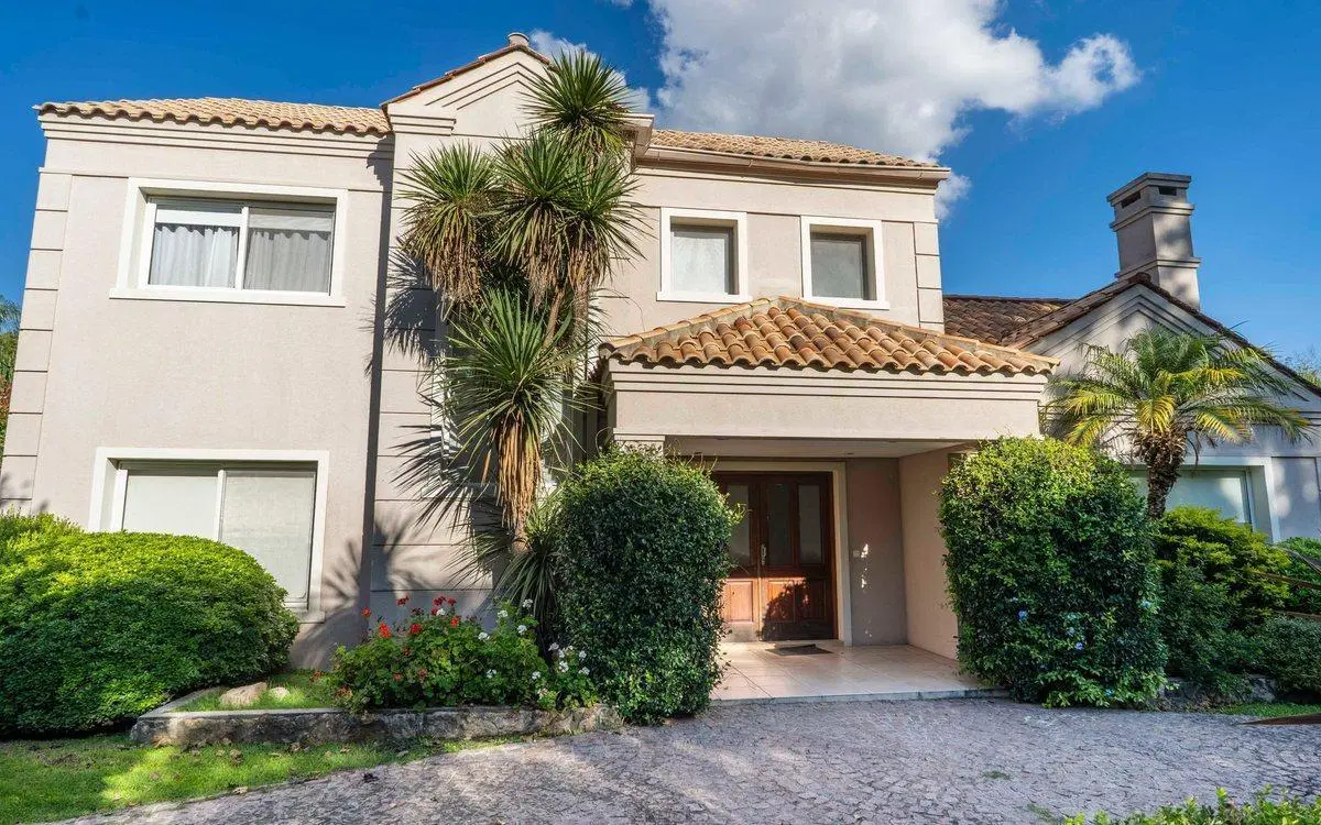Casa en venta en Barrio La Peregrina Pilar 4