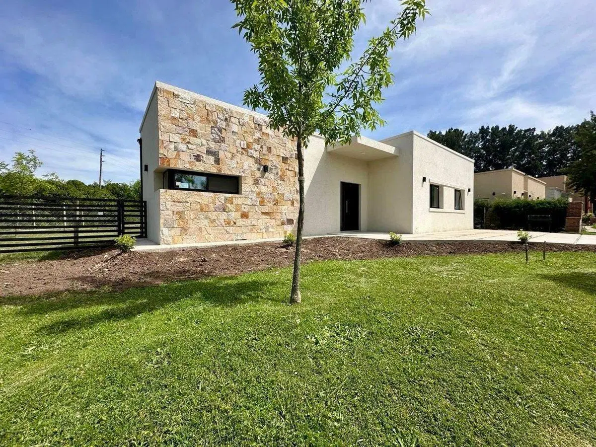 Casa en Venta 4 ambientes en Pilar del Este 5