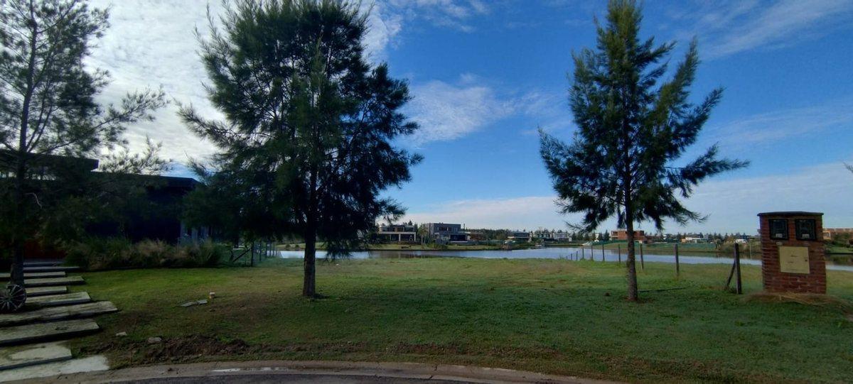 VENTA LOTE AL RIO, BARRIO EL NAUDIR - ESCOBAR