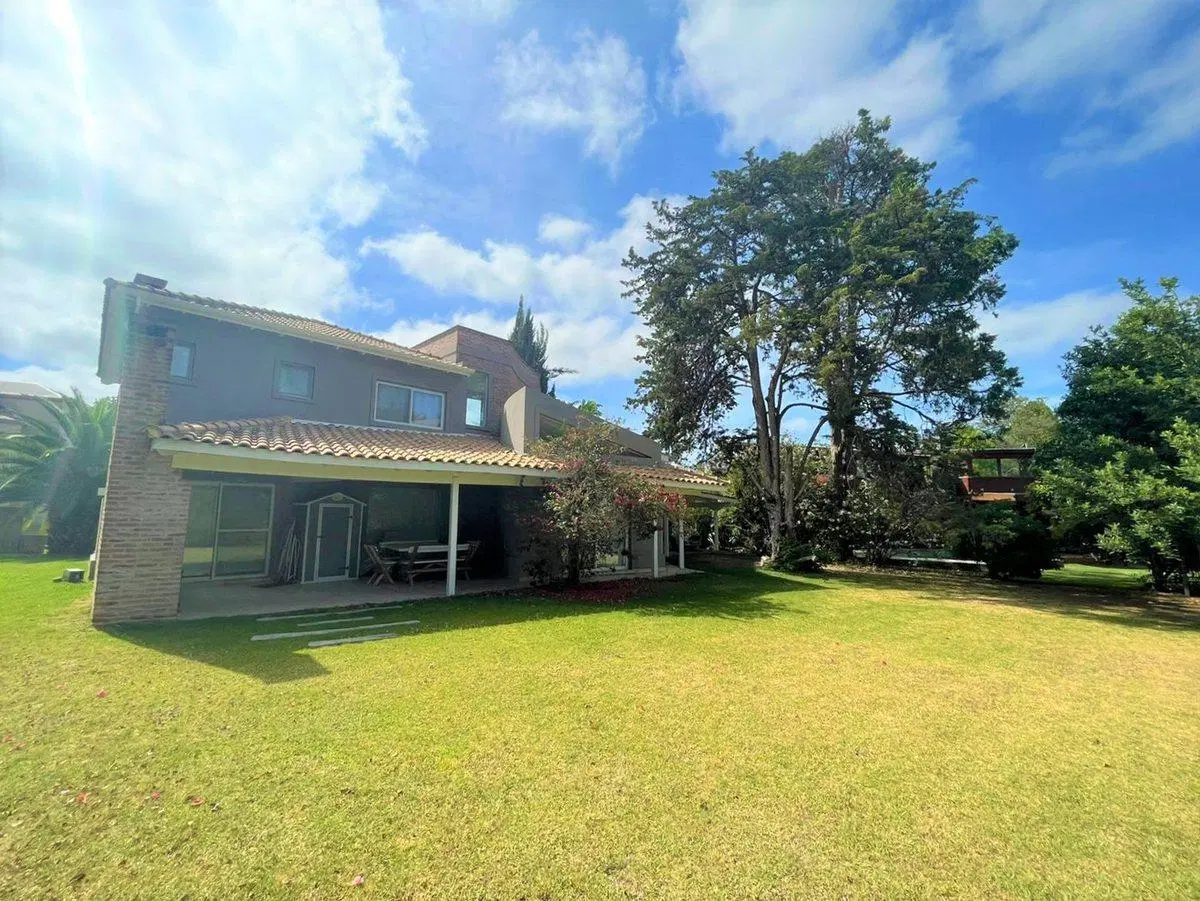 Casa de 6 ambientes en Fincas del Lago Escobar 2