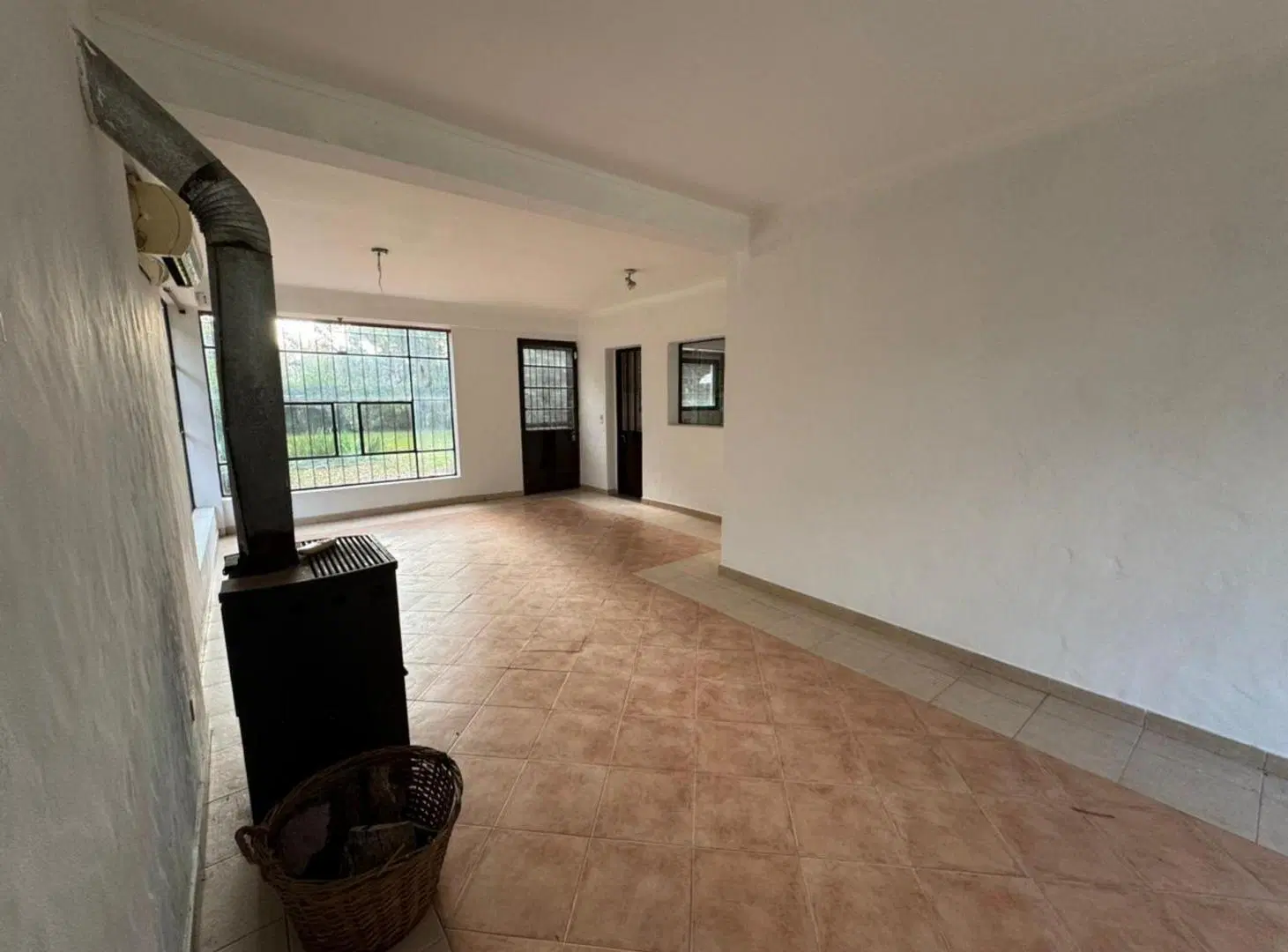VENTA CASA 4 AMBIENTES EN LOMA VERDE, APTO CREDITO 5